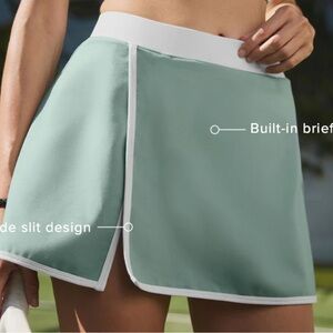 NWT Yoga Airbrush Streamline Streamlined Tennis Skirt Skort Botanical Green